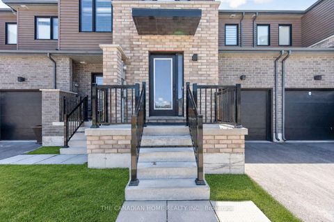 Photo 4 at 131 Gateland Drive, Painswick South, Barrie
