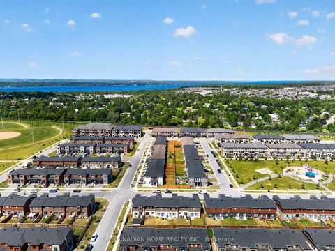 Photo 8 at 131 Gateland Drive, Painswick South, Barrie