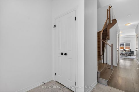 Photo 10 at 131 Gateland Drive, Painswick South, Barrie