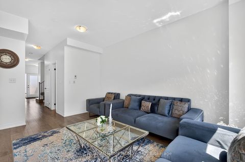 Photo 14 at 131 Gateland Drive, Painswick South, Barrie