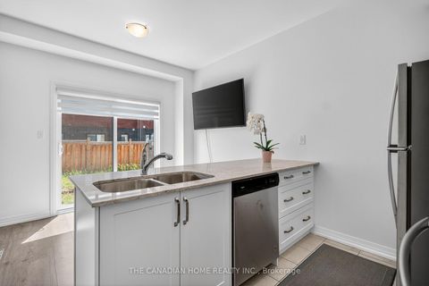 Photo 21 at 131 Gateland Drive, Painswick South, Barrie