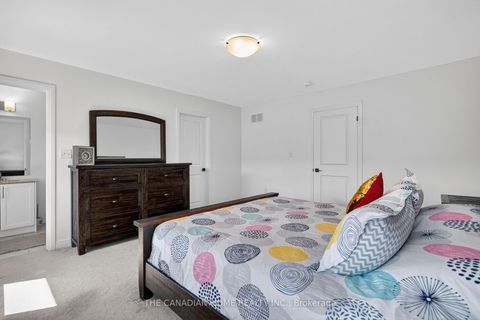 Photo 31 at 131 Gateland Drive, Painswick South, Barrie
