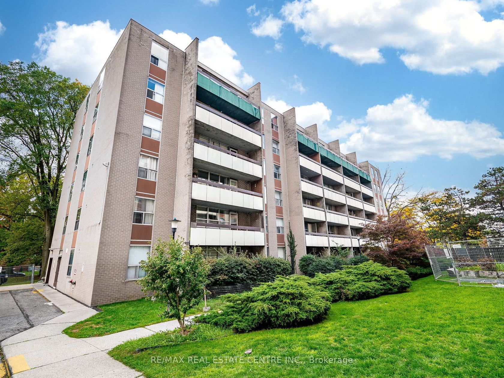 407 - 3625 Lake Shore Boulevard W, Long Branch, Toronto photo number 2