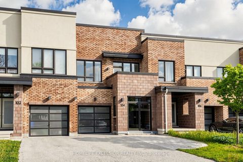 Photo 1 at 104 Dariole Drive, Oak Ridges Lake Wilcox, Richmond Hill