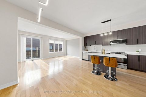 Photo 11 at 104 Dariole Drive, Oak Ridges Lake Wilcox, Richmond Hill