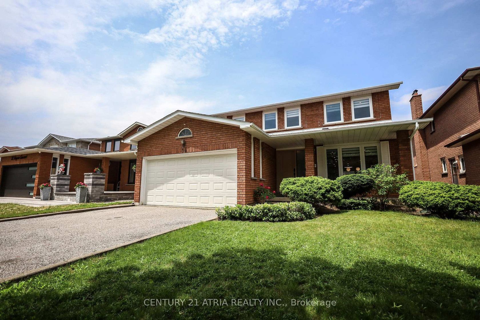 34 Raynes Crescent, Milliken, Toronto photo number 2