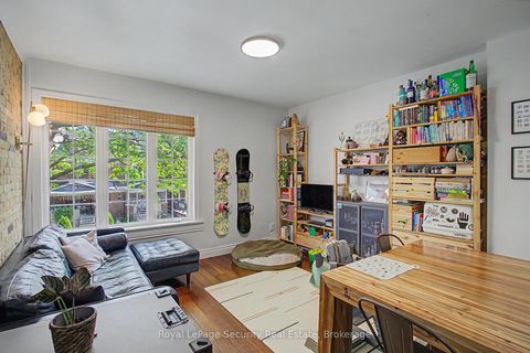 Photo 1 at 410 Manning Avenue, Little Italy, Toronto