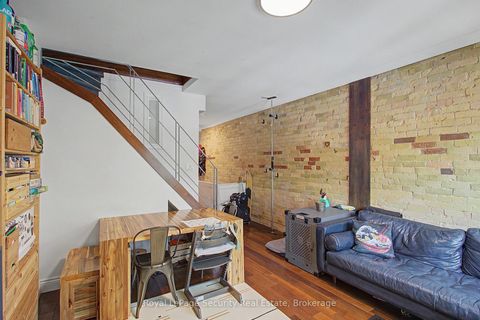 Photo 3 at 410 Manning Avenue, Little Italy, Toronto