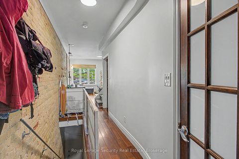 Photo 4 at 410 Manning Avenue, Little Italy, Toronto