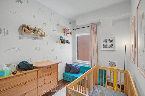Photo 7 at 410 Manning Avenue, Little Italy, Toronto
