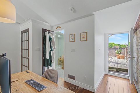 Photo 12 at 410 Manning Avenue, Little Italy, Toronto