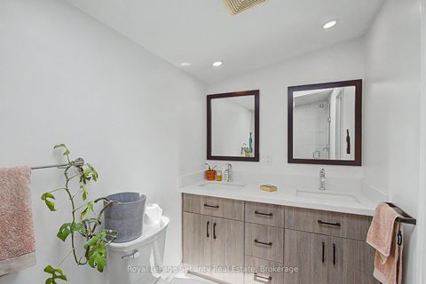 Photo 14 at 410 Manning Avenue, Little Italy, Toronto
