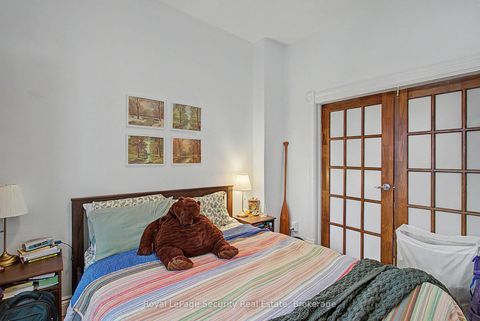 Photo 26 at 410 Manning Avenue, Little Italy, Toronto