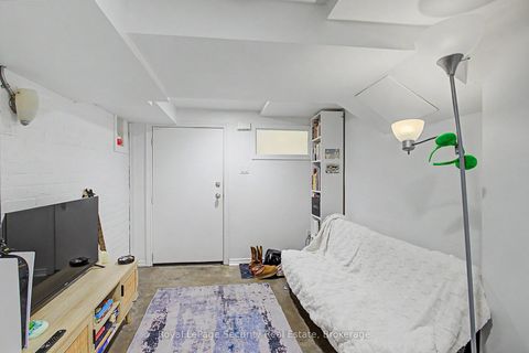 Photo 34 at 410 Manning Avenue, Little Italy, Toronto