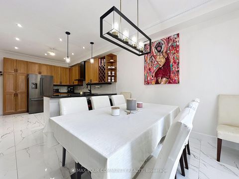 Photo 15 at 15 Bellefontaine Court, Maple, Vaughan