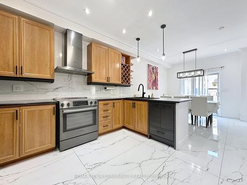 Photo 16 at 15 Bellefontaine Court, Maple, Vaughan