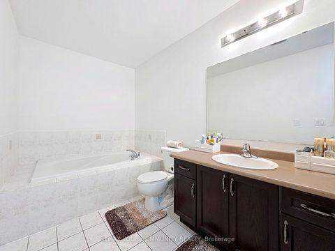Photo 32 at 15 Bellefontaine Court, Maple, Vaughan
