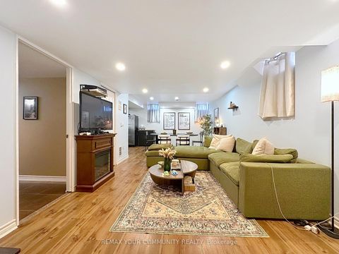 Photo 36 at 15 Bellefontaine Court, Maple, Vaughan