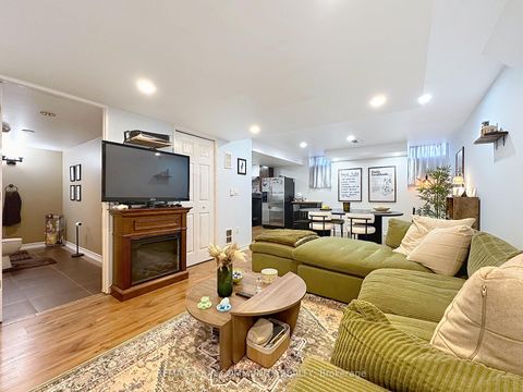 Photo 37 at 15 Bellefontaine Court, Maple, Vaughan