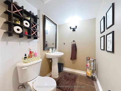 Photo 38 at 15 Bellefontaine Court, Maple, Vaughan