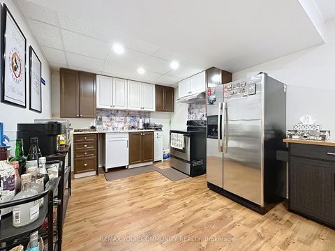Photo 40 at 15 Bellefontaine Court, Maple, Vaughan