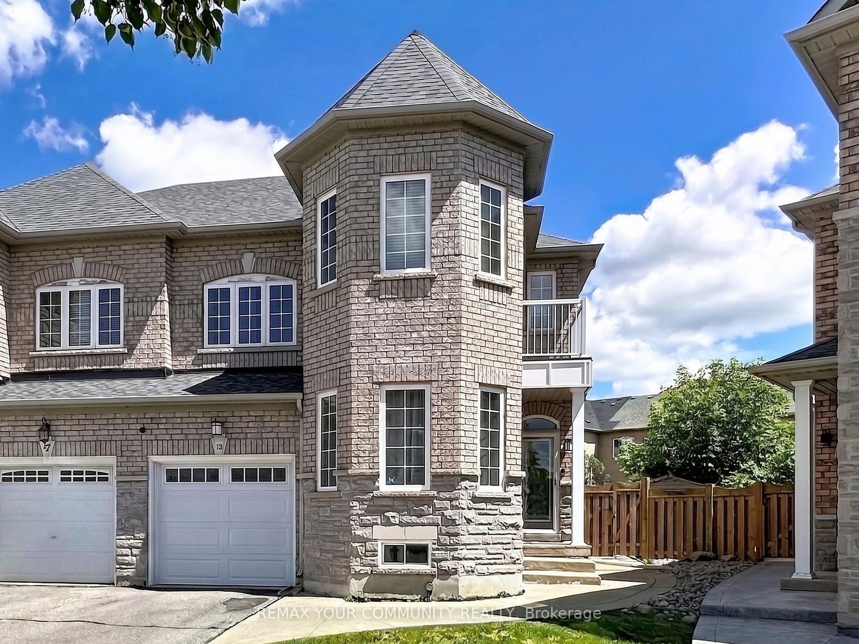 15 Bellefontaine Court, Maple, Vaughan photo number 2