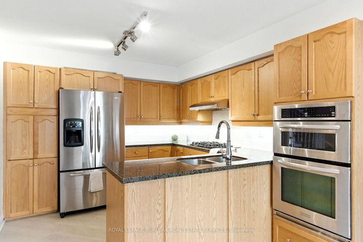 Photo 9 at 7 - 442 Maple Avenue, Brant, Burlington