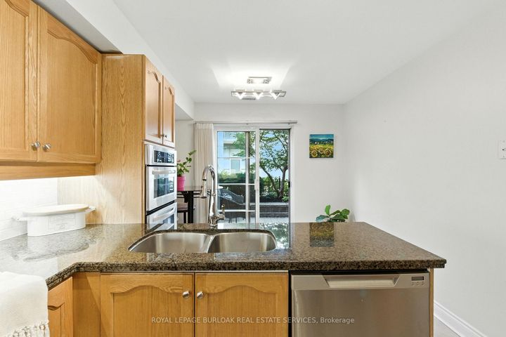 Photo 11 at 7 - 442 Maple Avenue, Brant, Burlington