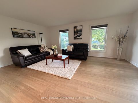 Photo 5 at 63 Venetian Crescent, Jane Heights, Toronto