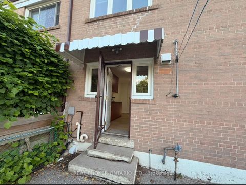 Photo 28 at 63 Venetian Crescent, Jane Heights, Toronto