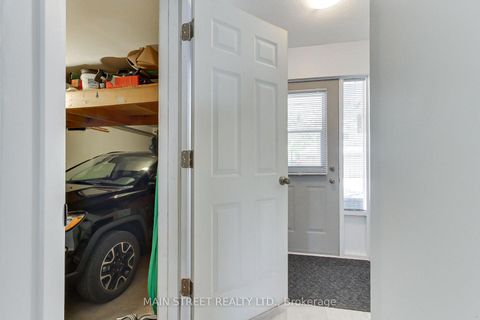Photo 6 at 43 - 574 Jack Giles Circle, Summerhill Estates, Newmarket