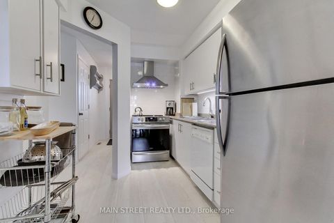 Photo 10 at 43 - 574 Jack Giles Circle, Summerhill Estates, Newmarket