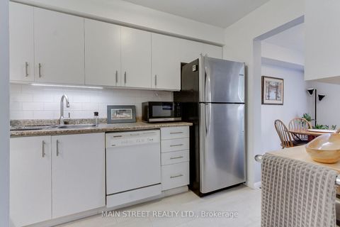 Photo 12 at 43 - 574 Jack Giles Circle, Summerhill Estates, Newmarket