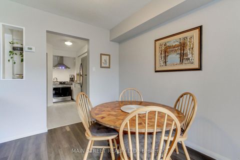Photo 13 at 43 - 574 Jack Giles Circle, Summerhill Estates, Newmarket