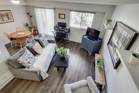 Photo 16 at 43 - 574 Jack Giles Circle, Summerhill Estates, Newmarket