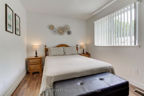 Photo 18 at 43 - 574 Jack Giles Circle, Summerhill Estates, Newmarket