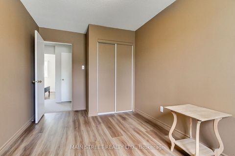 Photo 26 at 43 - 574 Jack Giles Circle, Summerhill Estates, Newmarket