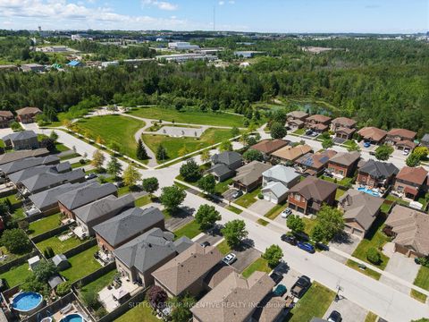 Photo 10 at 70 Shalom Way, Painswick South, Barrie