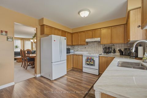 Photo 17 at 70 Shalom Way, Painswick South, Barrie