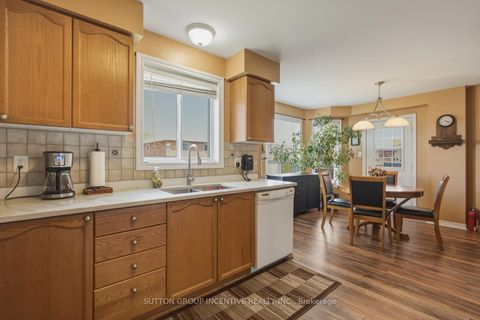 Photo 18 at 70 Shalom Way, Painswick South, Barrie