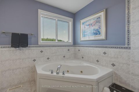 Photo 37 at 70 Shalom Way, Painswick South, Barrie