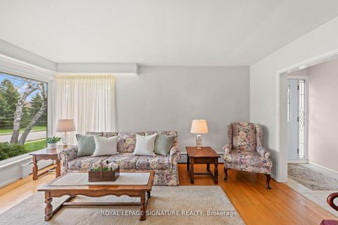 Photo 13 at 16 Shrewsbury Square, Sullivan, Toronto