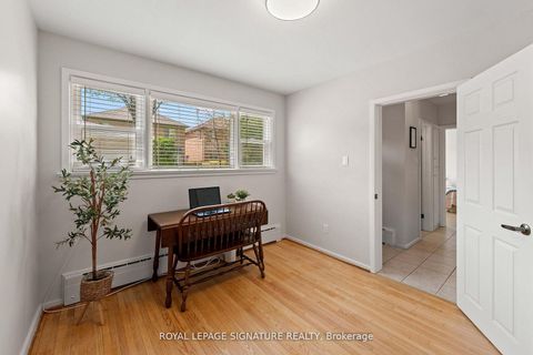 Photo 29 at 16 Shrewsbury Square, Sullivan, Toronto