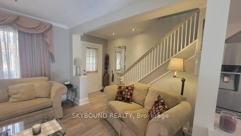 Photo 3 at 387 Hopewell Avenue, Belgravia, Toronto