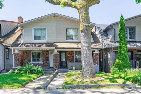 Photo 1 at 606 Coxwell Avenue, Coxwell, Toronto