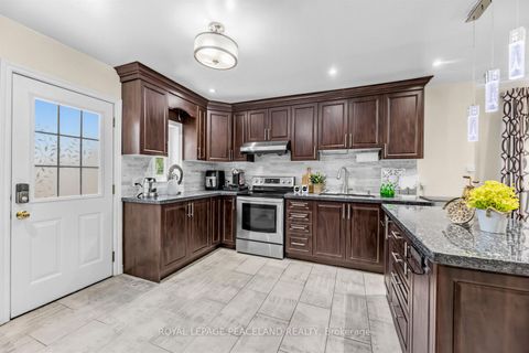 Photo 13 at 606 Coxwell Avenue, Coxwell, Toronto
