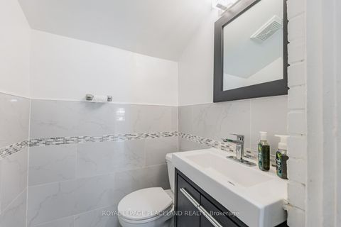Photo 17 at 606 Coxwell Avenue, Coxwell, Toronto