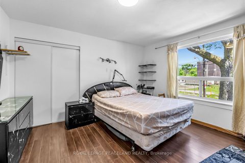 Photo 19 at 606 Coxwell Avenue, Coxwell, Toronto