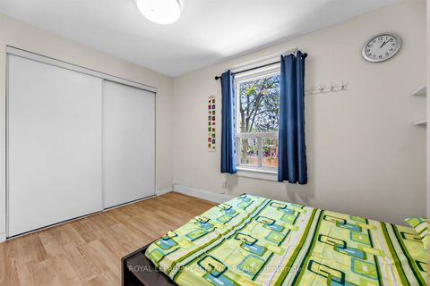 Photo 27 at 606 Coxwell Avenue, Coxwell, Toronto