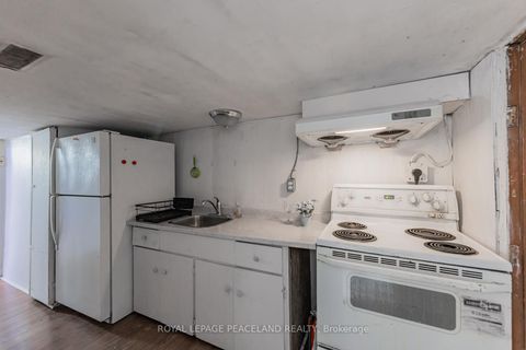 Photo 34 at 606 Coxwell Avenue, Coxwell, Toronto